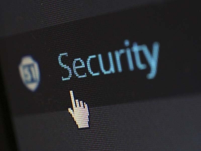 Toda empresa deve manter os seus dados seguros, seja contra colaboradores mal-intencionados, infecção por vírus de computador e ataques de hackers. Contrate a SmartSystemIT e garanta a segurança digital da sua empresa. 
